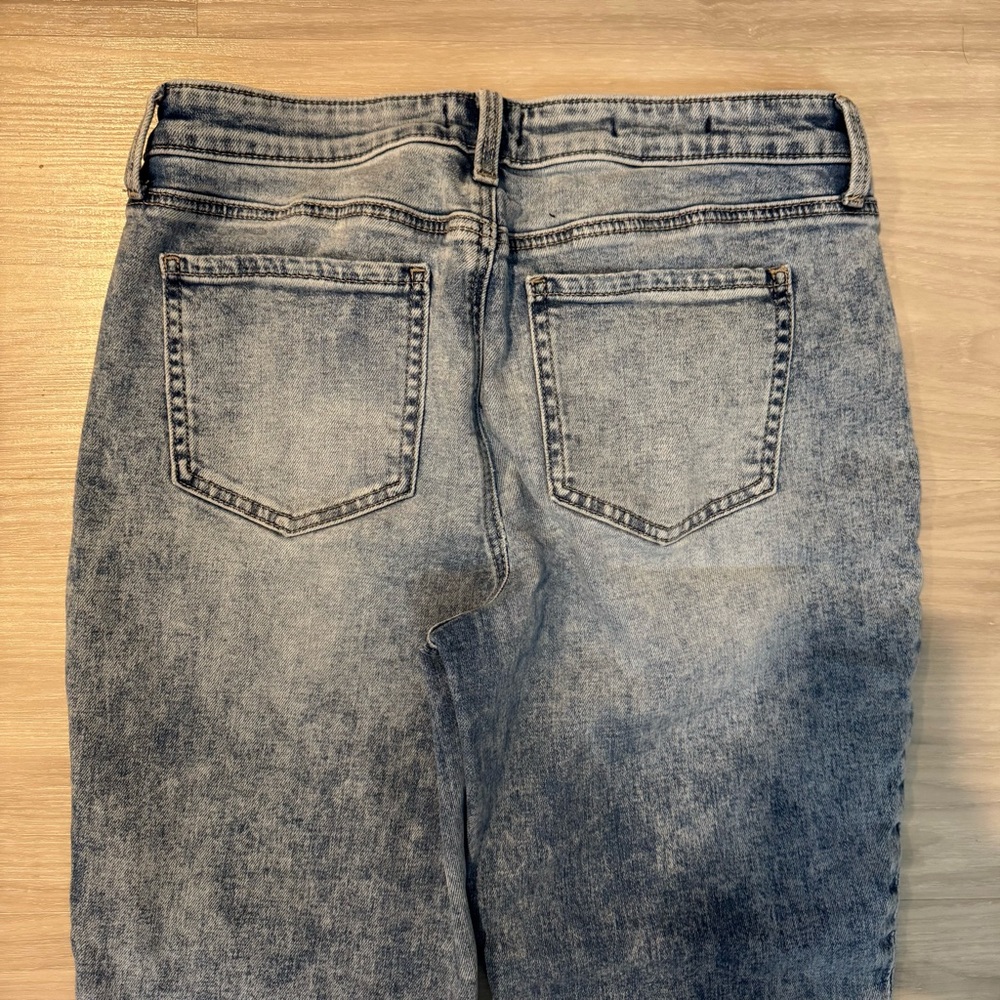 NYDJ Margot Girlfriend jeans straight leg size 4 light wash blue denim - Picture 7 of 13